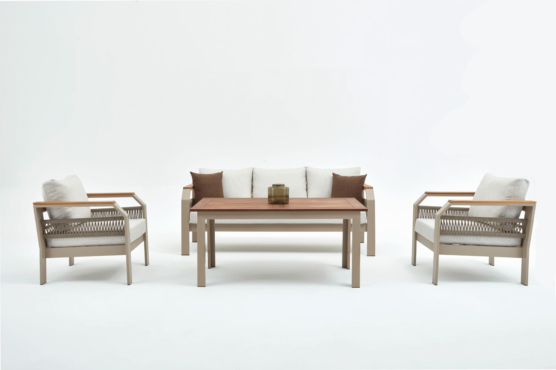 Morento Udendørs Loungesæt, M. 2 Stole, 1 Sofa, 1 Bord, Beige Hynder   Beige Aluminium fra Nordvärk